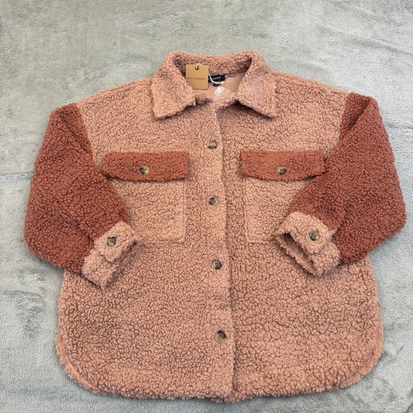 Blu Pepper NWT Women's Shirt/Jacket Size‎ Large Button Front BRAND NEW - Picture 1 of 10